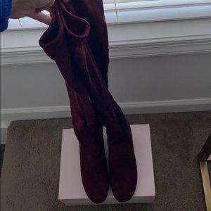 Thighboots with back tie